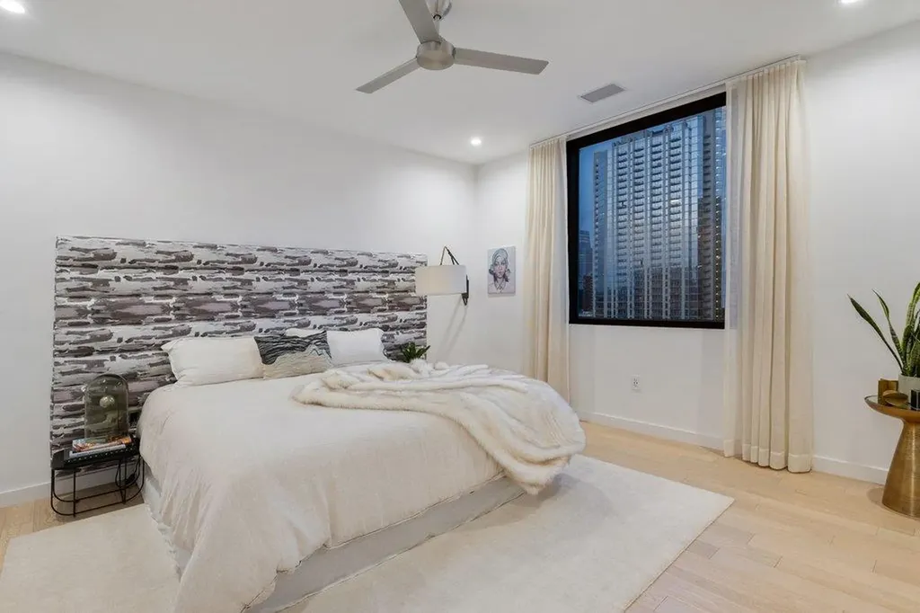 222 West Avenue Austin TX 78701