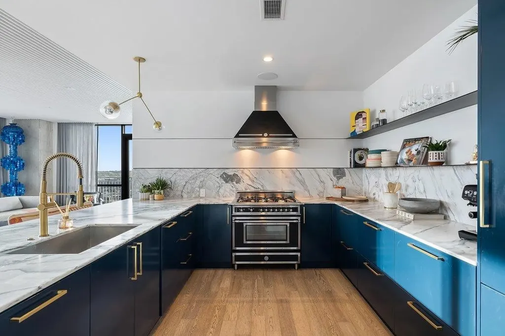 222 West Avenue Austin TX 78701