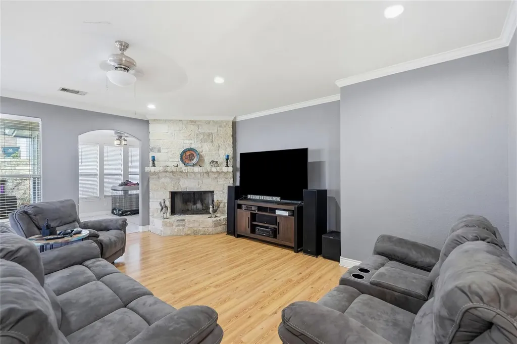 22101 Oban Drive Spicewood TX 78669