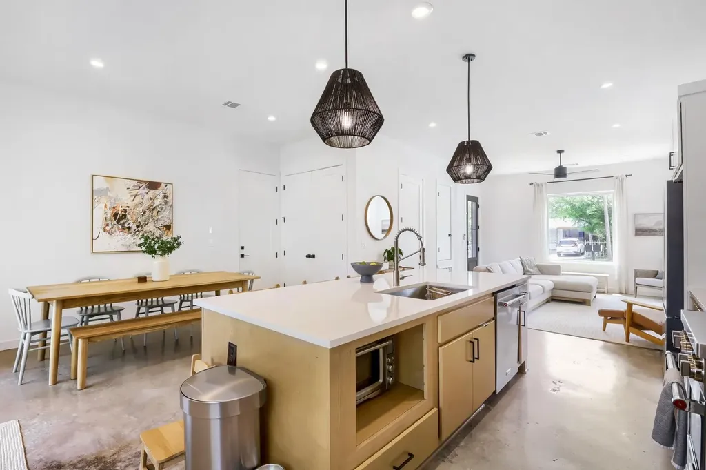 4804 Ribbecke Avenue Austin TX 78721