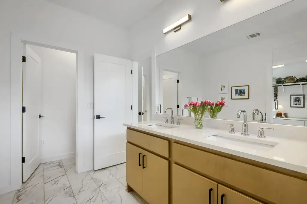 4804 Ribbecke Avenue Austin TX 78721