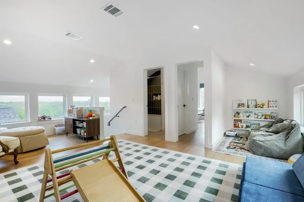4804 Ribbecke Avenue Austin TX 78721