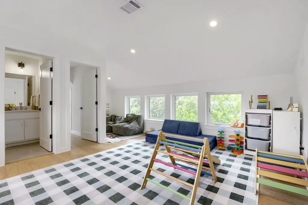 4804 Ribbecke Avenue Austin TX 78721