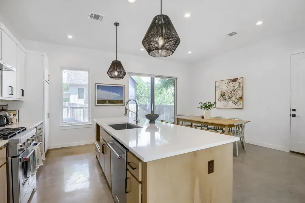 4804 Ribbecke Avenue Austin TX 78721