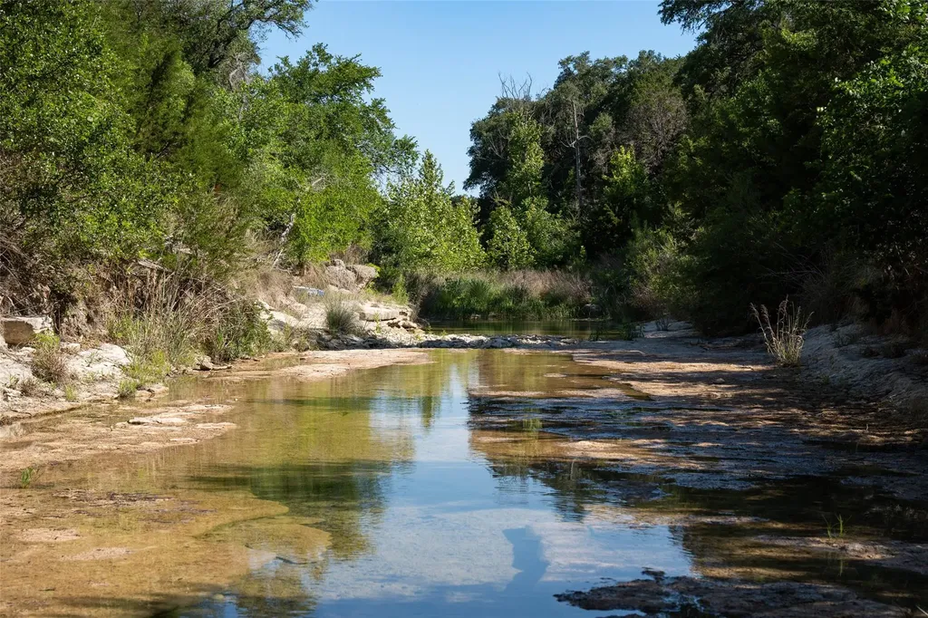 1294 Crabapple Road Blanco TX 78606