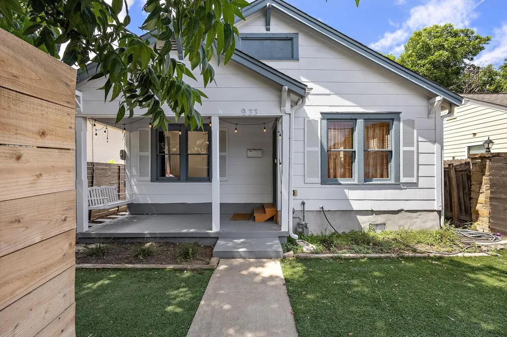 933 E 51st Street Austin TX 78751