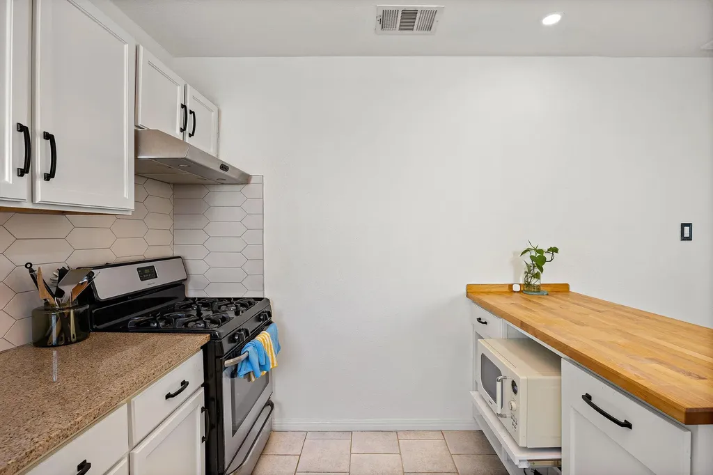 933 E 51st Street Austin TX 78751