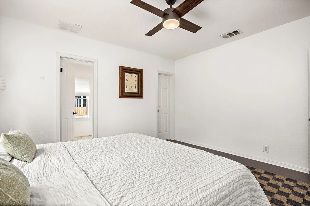 933 E 51st Street Austin TX 78751