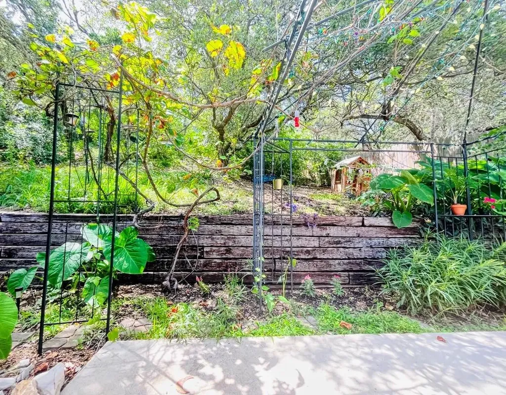 1427 Bonnyview Drive Canyon Lake TX 78133