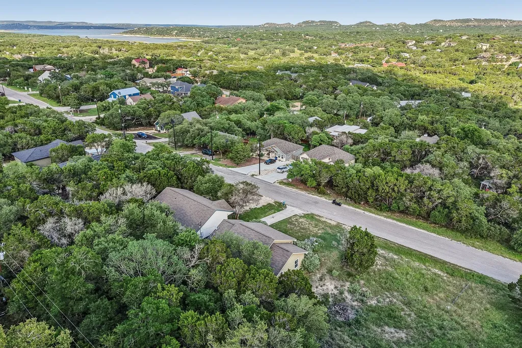 1427 Bonnyview Drive Canyon Lake TX 78133