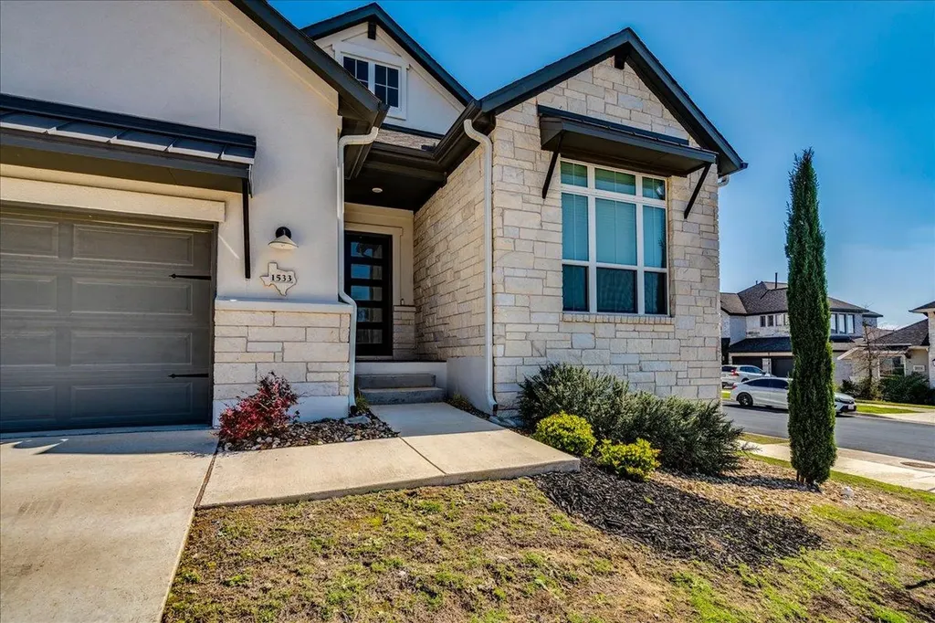 1533 Jay Wolf Drive Georgetown TX 78628