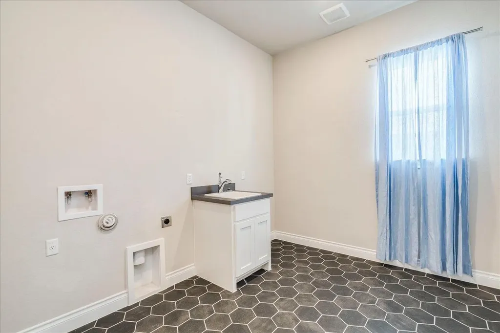 1533 Jay Wolf Drive Georgetown TX 78628