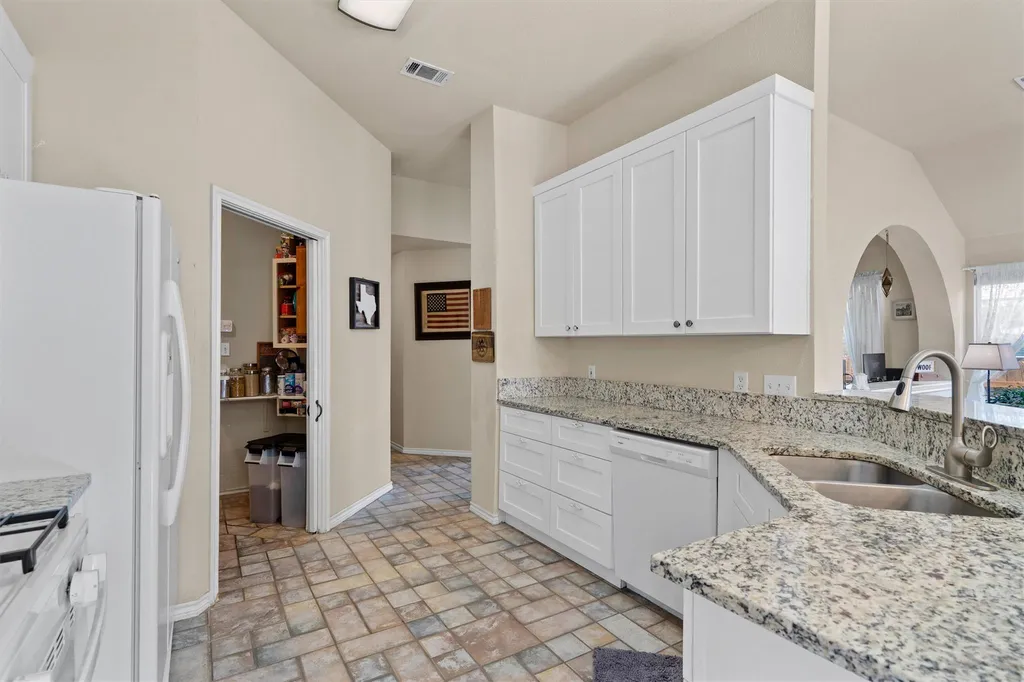 2346 Friarcreek Loop Round Rock TX 78664