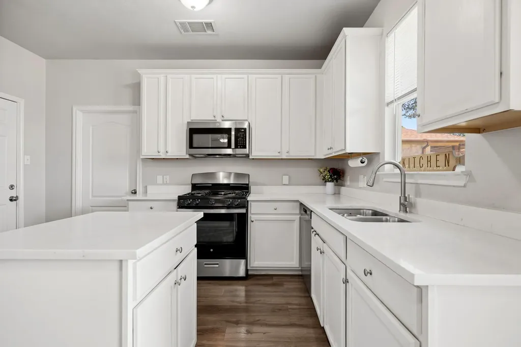 111 Brazos Lane Kyle TX 78640