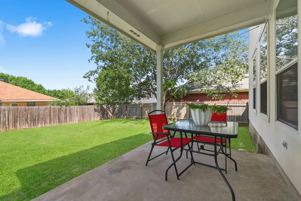 111 Brazos Lane Kyle TX 78640