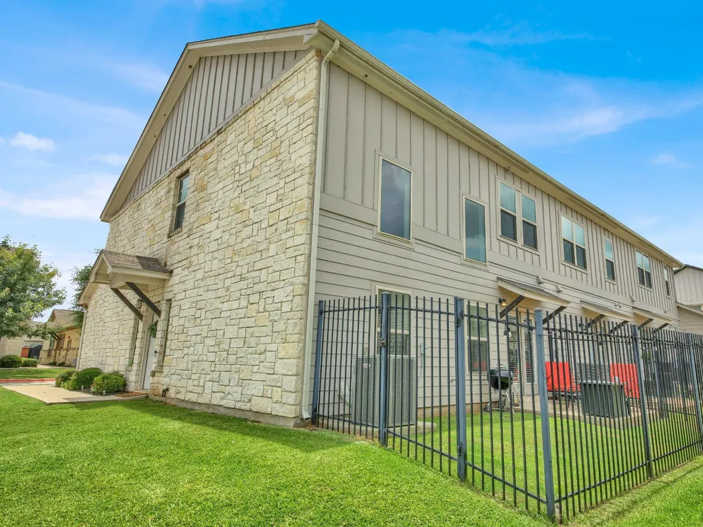 1600 Airedale Road Austin TX 78748