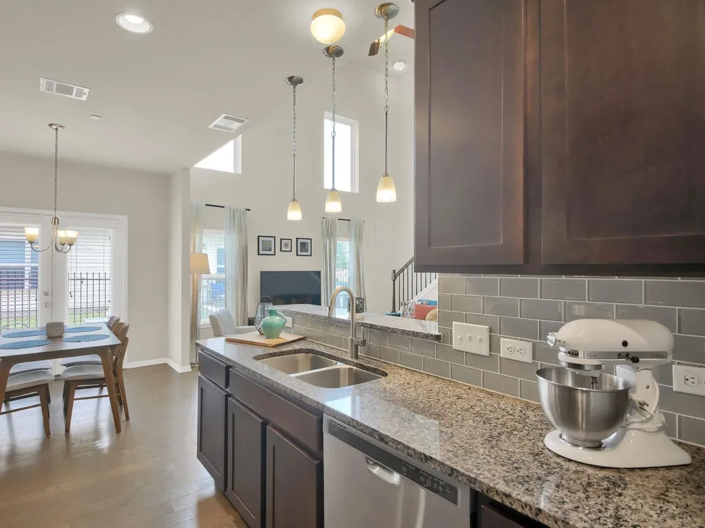 1600 Airedale Road Austin TX 78748