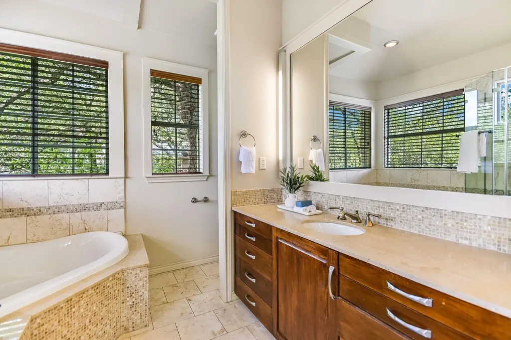 5413 Mountain Cedar Cove Austin TX 78731