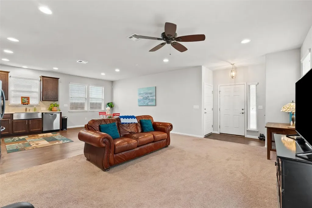 557 Twisted Oaks Lane Buda TX 78610