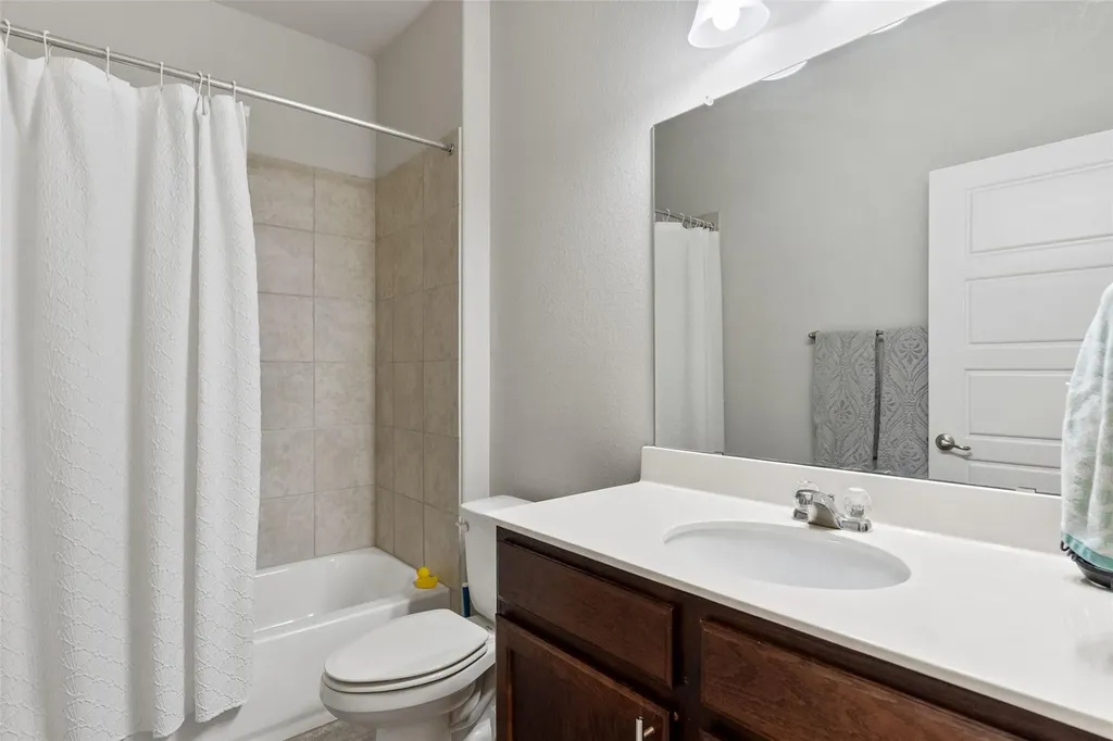 557 Twisted Oaks Lane Buda TX 78610