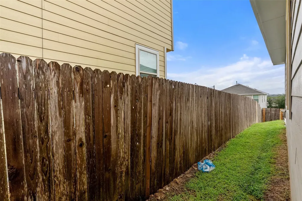 557 Twisted Oaks Lane Buda TX 78610
