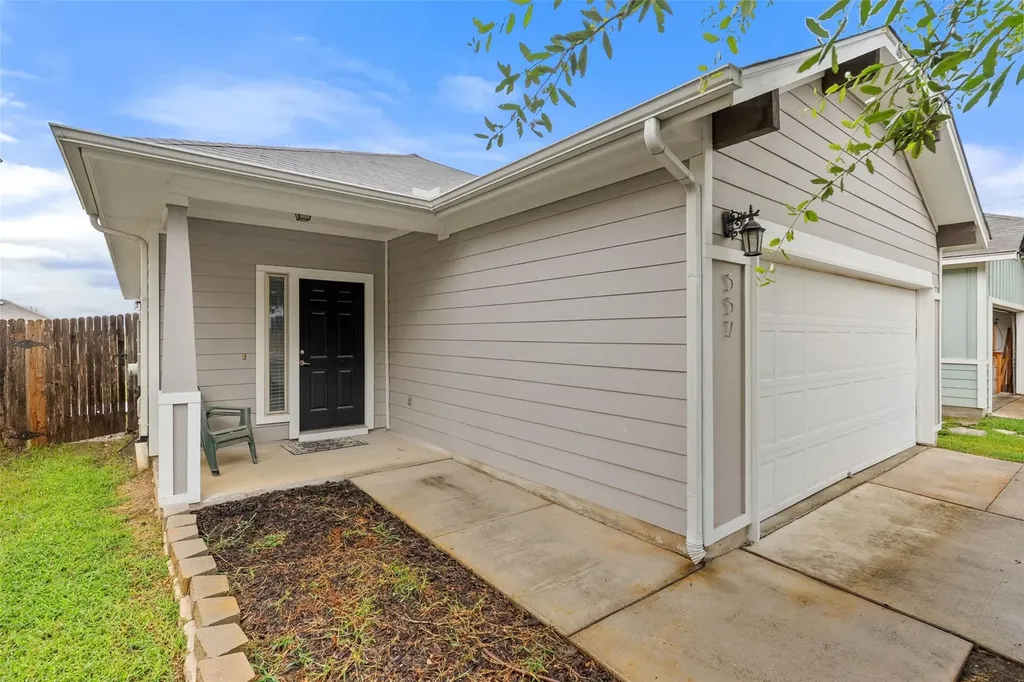 557 Twisted Oaks Lane Buda TX 78610