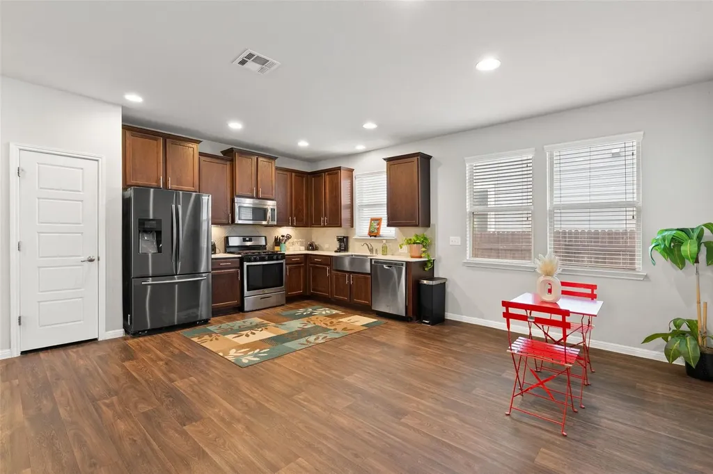 557 Twisted Oaks Lane Buda TX 78610