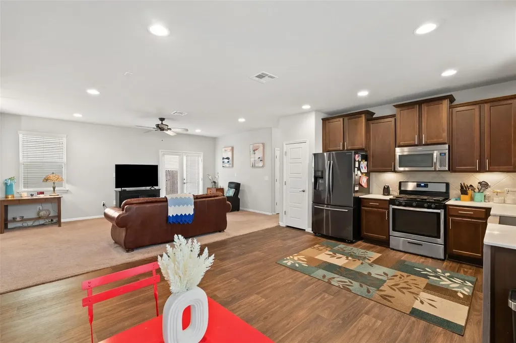 557 Twisted Oaks Lane Buda TX 78610