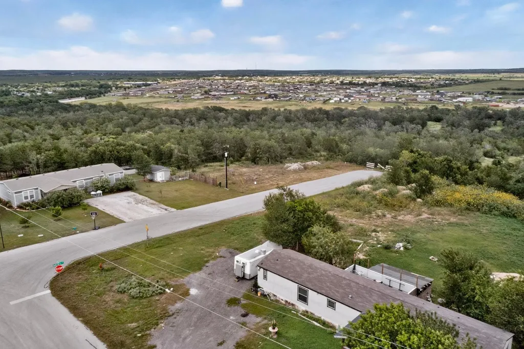 693 Santa Teresa Road Kyle TX 78640