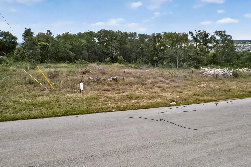 693 Santa Teresa Road Kyle TX 78640