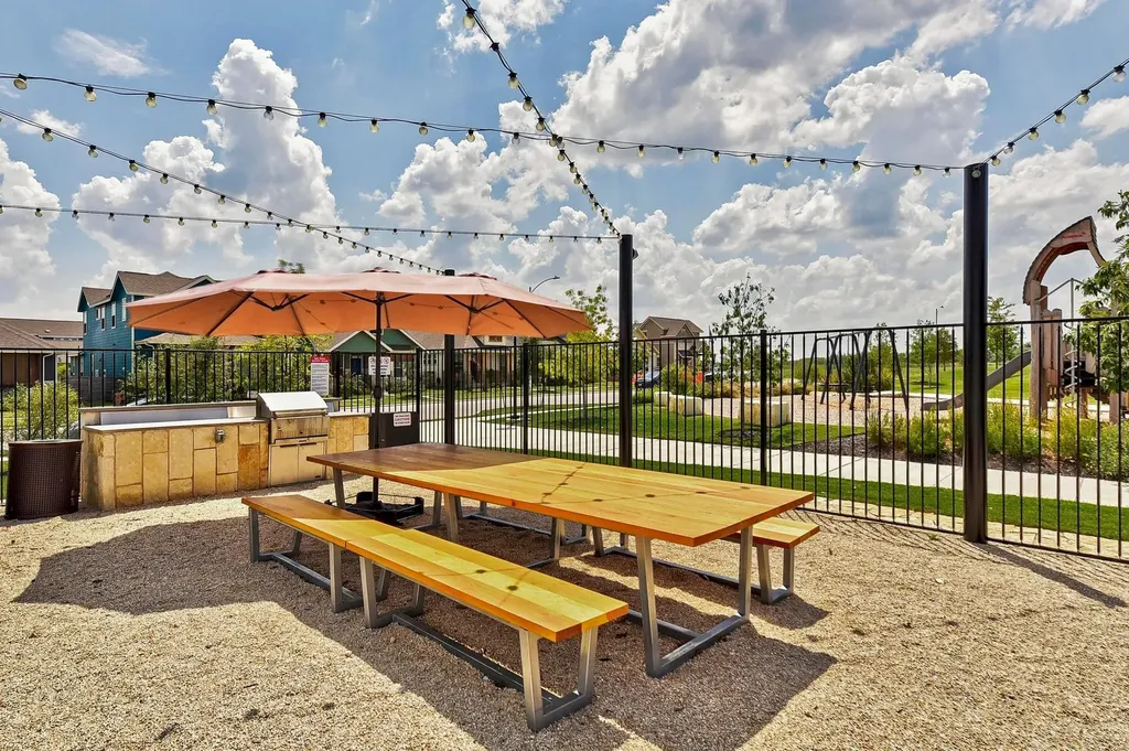 8912 Cattle Baron Path Austin TX 78747