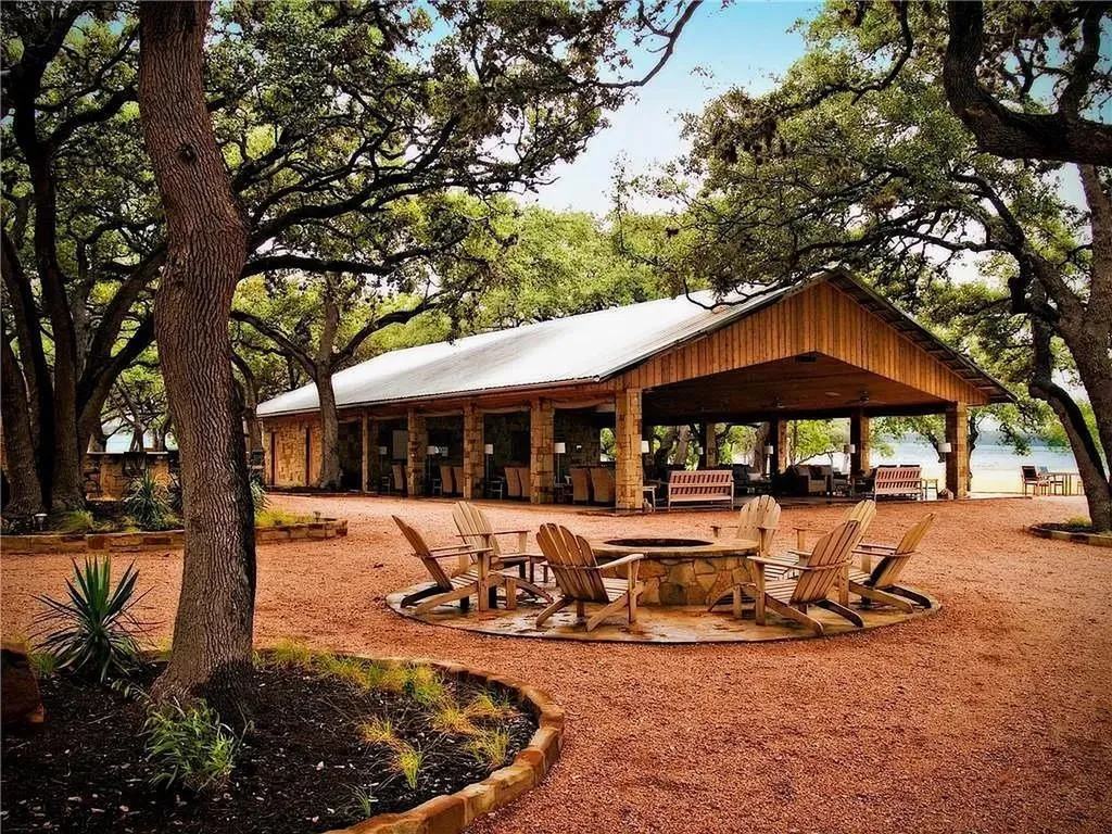 19213 Lost Tree Boulevard Spicewood TX 78669