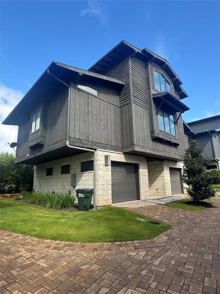 19213 Lost Tree Boulevard Spicewood TX 78669