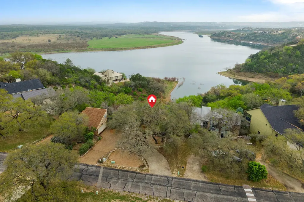 403 Coventry Road Spicewood TX 78669