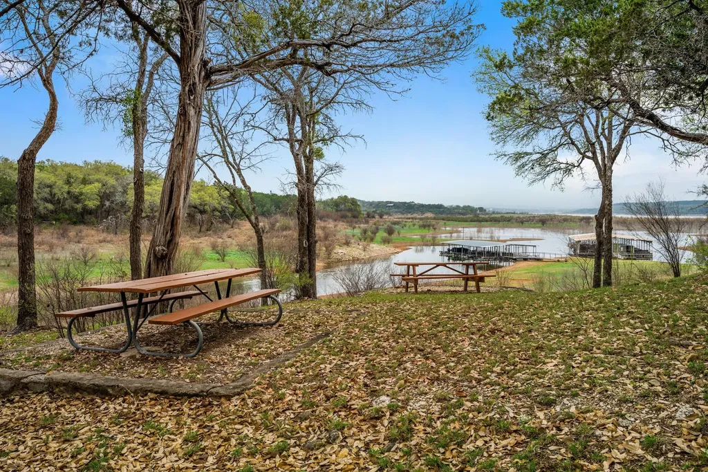403 Coventry Road Spicewood TX 78669