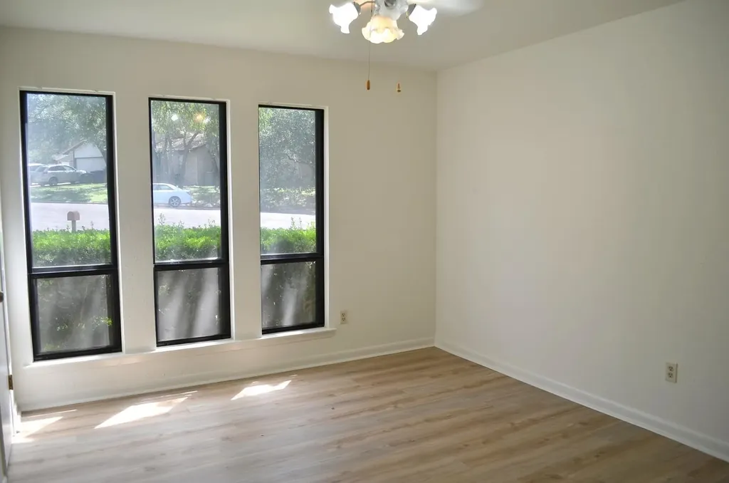 12800 Stepping Stone Cove Austin TX 78727