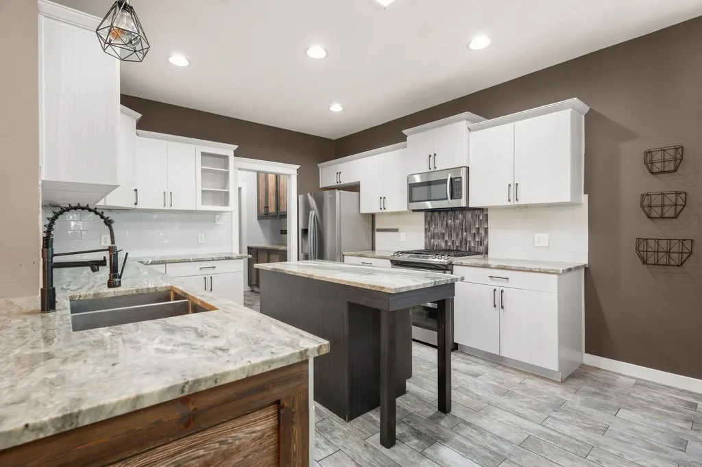 411 Olmos Drive Leander TX 78641