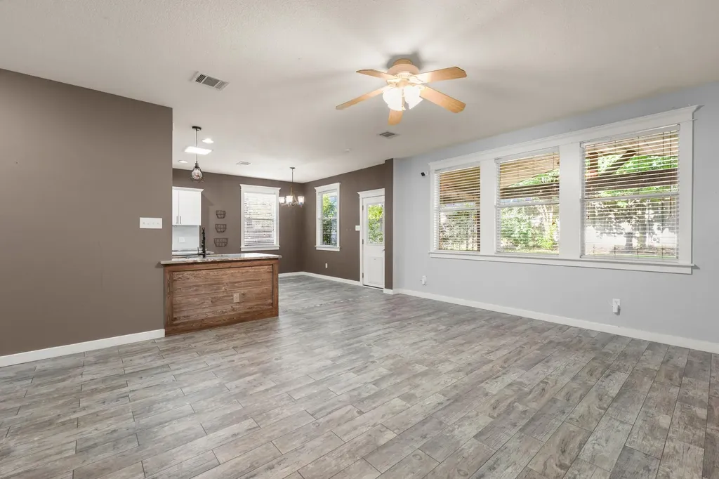 411 Olmos Drive Leander TX 78641