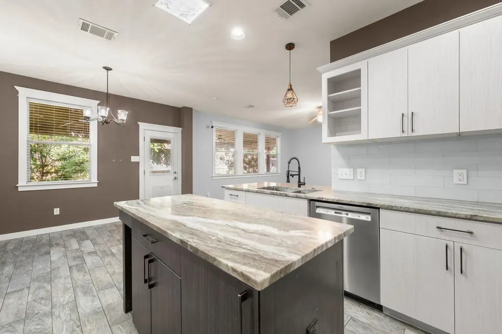 411 Olmos Drive Leander TX 78641