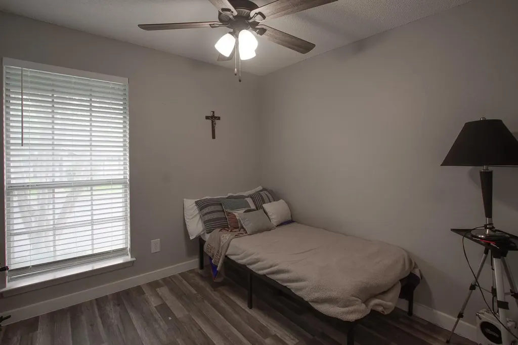 1015 E Yager Lane Austin TX 78753