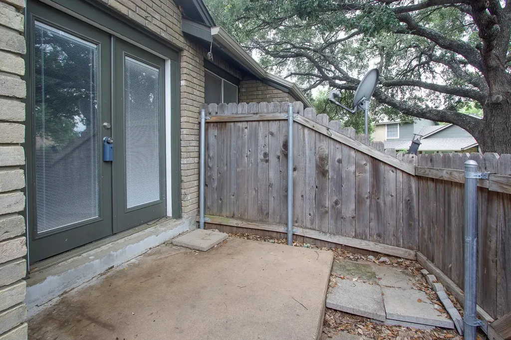 1015 E Yager Lane Austin TX 78753