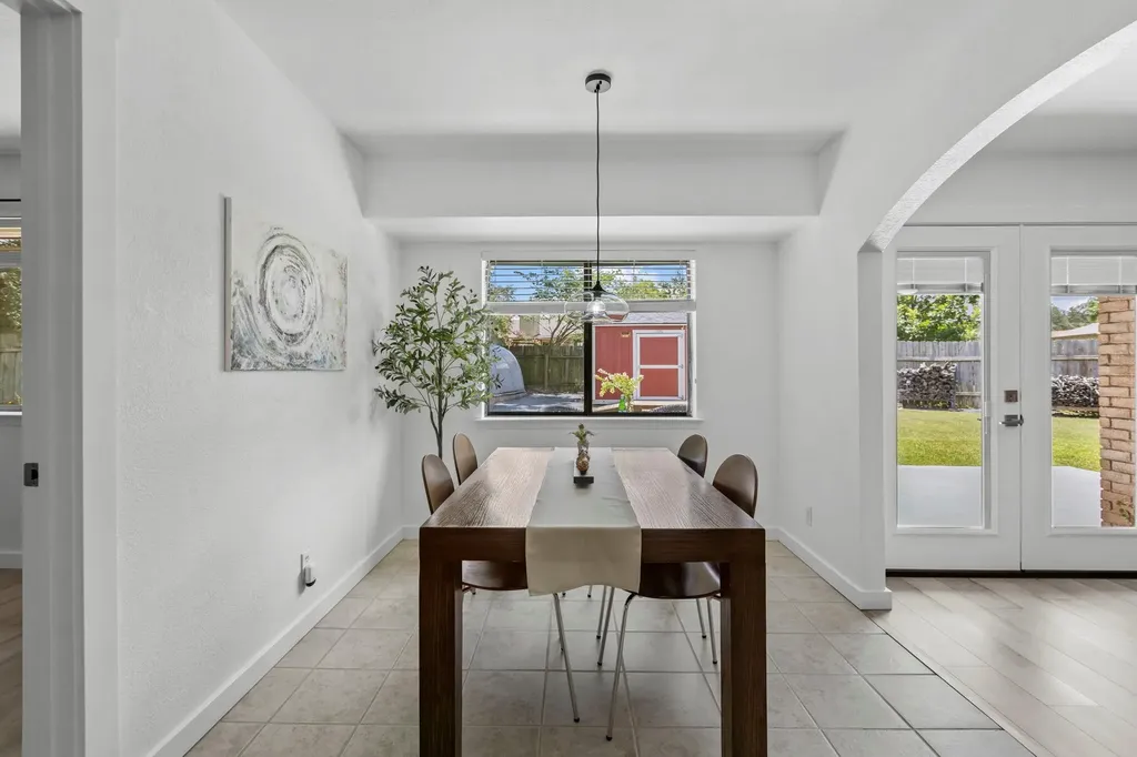 12101 Missel Thrush Court Austin TX 78750