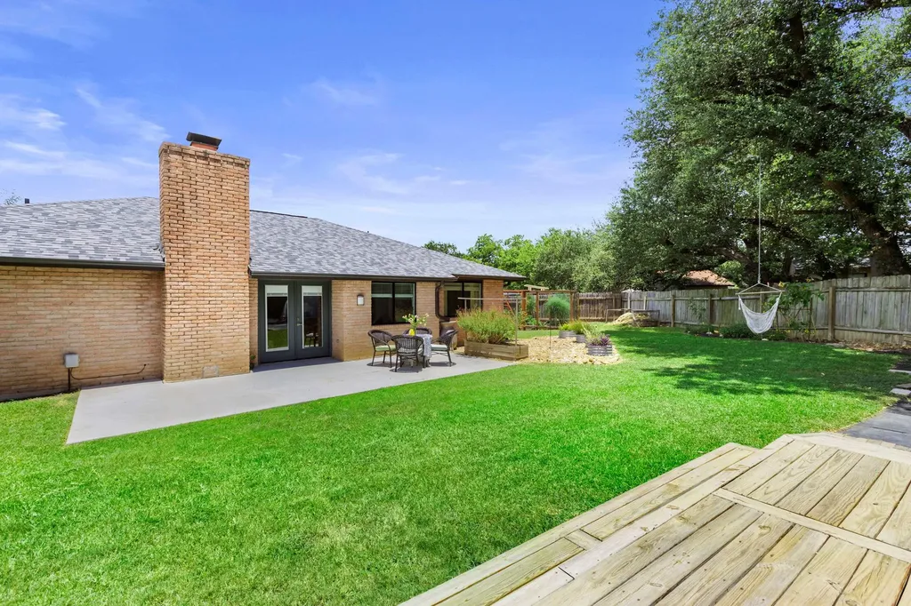 12101 Missel Thrush Court Austin TX 78750