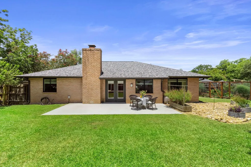 12101 Missel Thrush Court Austin TX 78750