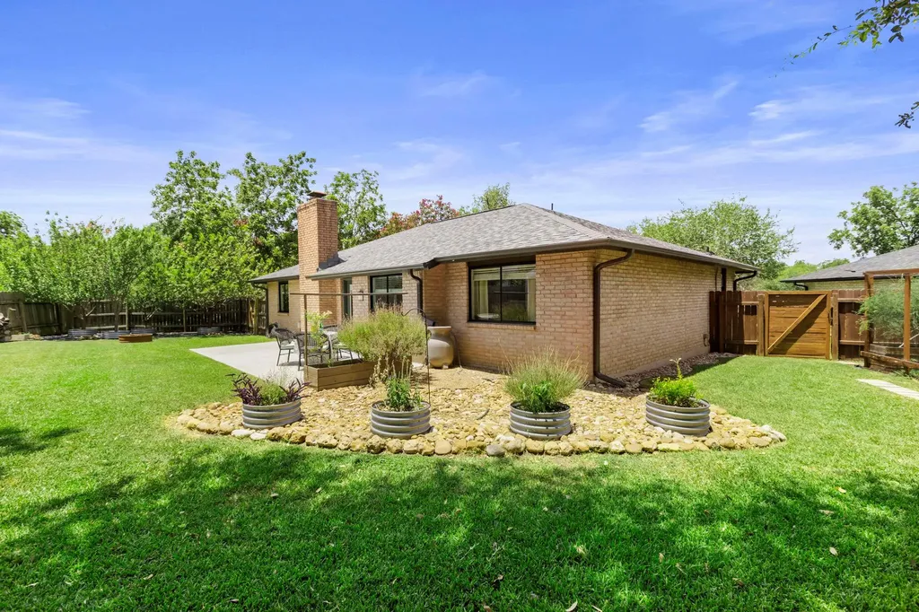 12101 Missel Thrush Court Austin TX 78750