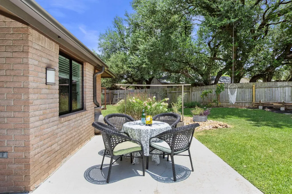 12101 Missel Thrush Court Austin TX 78750