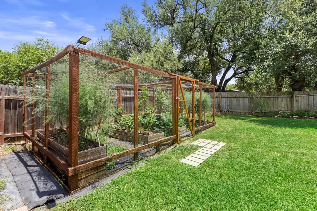 12101 Missel Thrush Court Austin TX 78750