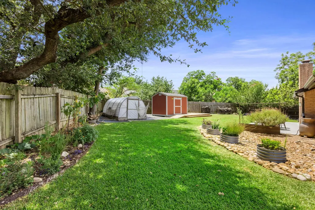 12101 Missel Thrush Court Austin TX 78750