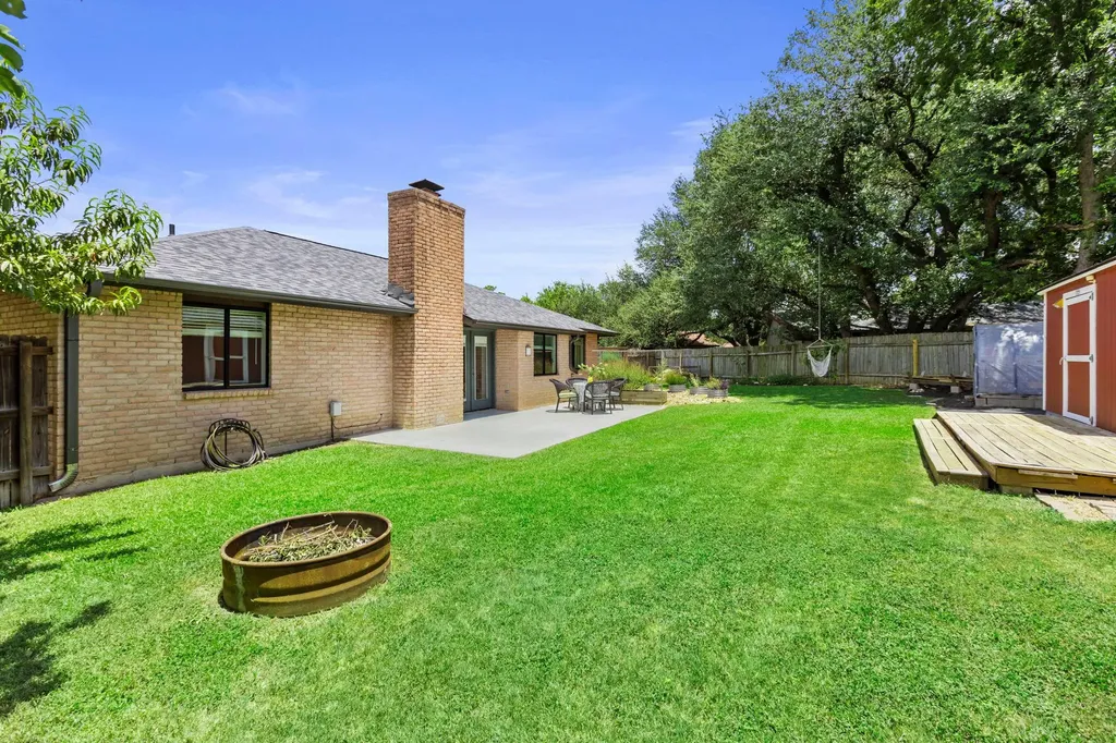 12101 Missel Thrush Court Austin TX 78750