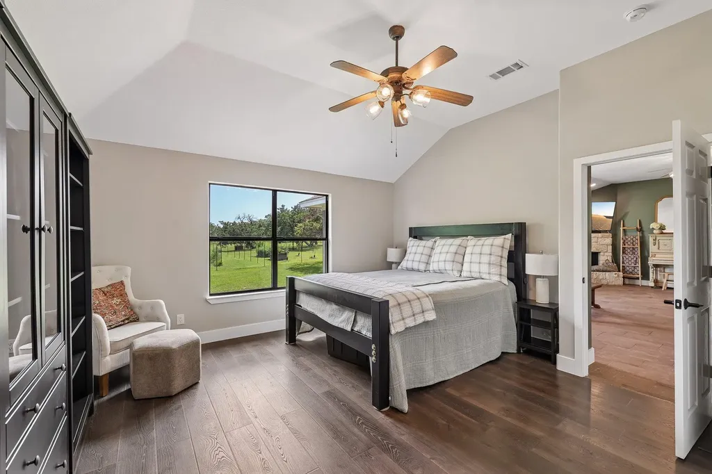 136 Thoroughbred Trace Liberty Hill TX 78642